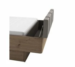 Acheter 🧨 LINEA NATURA Lit 140x190 cm chevets et banc int&eacute;gr&eacute;s PRESTIGE imitation ch&ecirc;ne artisan 🌟 -Linea Natura Soldes 2023 5901738032415 A